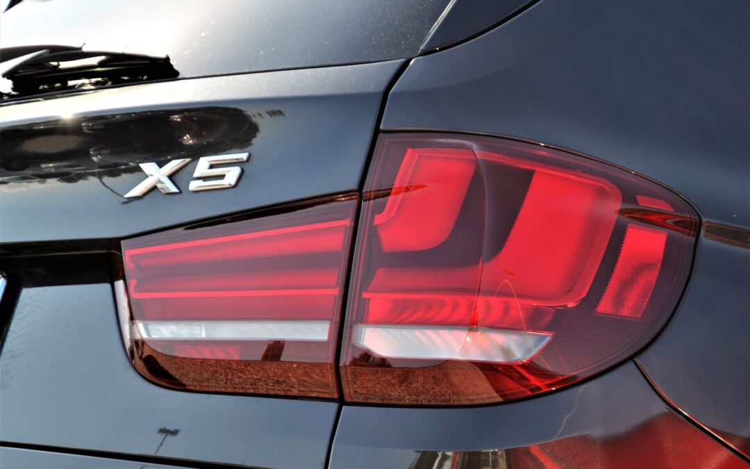 Czym się wyróżnia BMW X5?